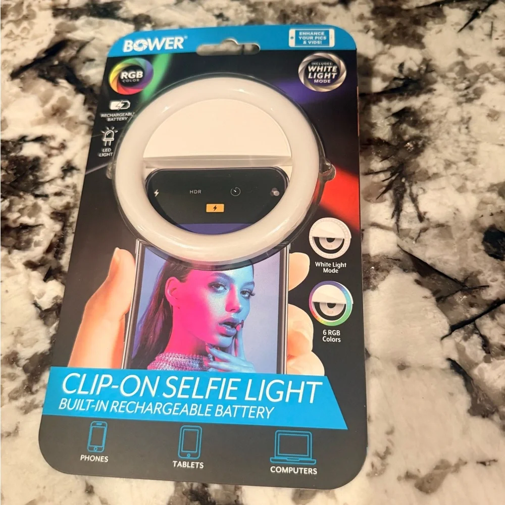 Clip-on LED Selfie Light with Built-in Rechargeable Battery
